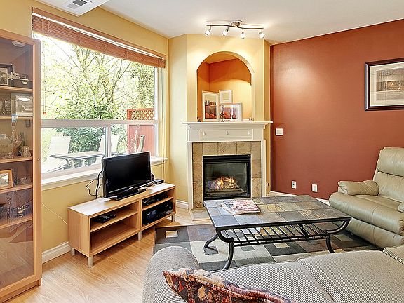 3rd image of 12530 Admiralty Way APT A102