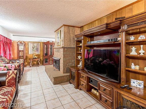 4th image of 1001 Essex West Dr
