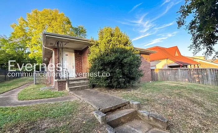 3 bed, 2.0 bath, 1340 sqft, $2,095 — Photo 1