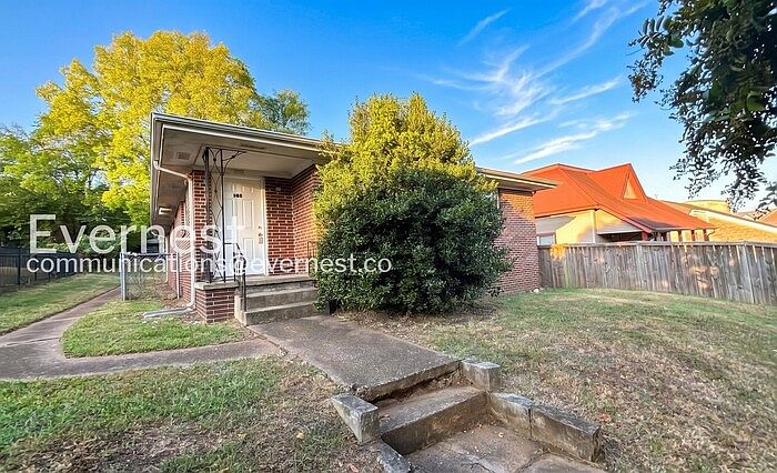 1st image of 808 Fort Wood St