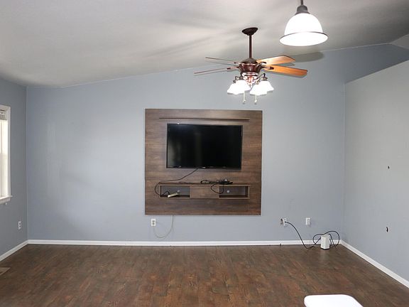 3rd image of 1005 Glacier Ct