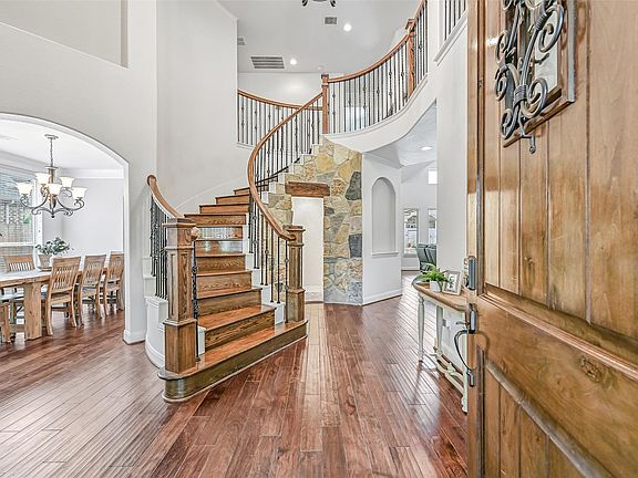 5th image of 1008 Point Isabel Ln