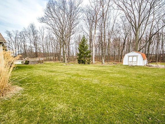 3rd image of 15179 Rhonda Ln