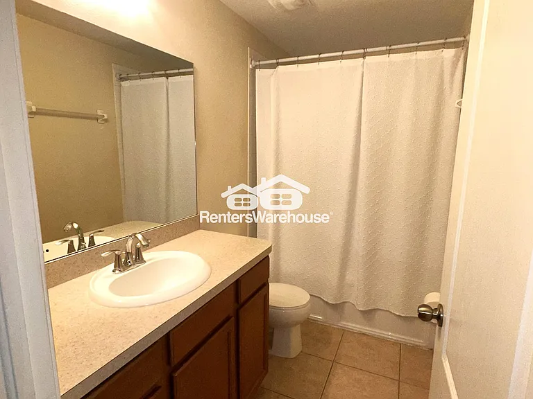 10943 Keys Gate Dr — Photo 16