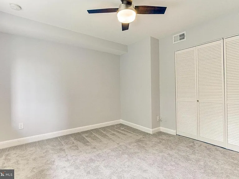 2103 N Taft St #118 — Photo 15