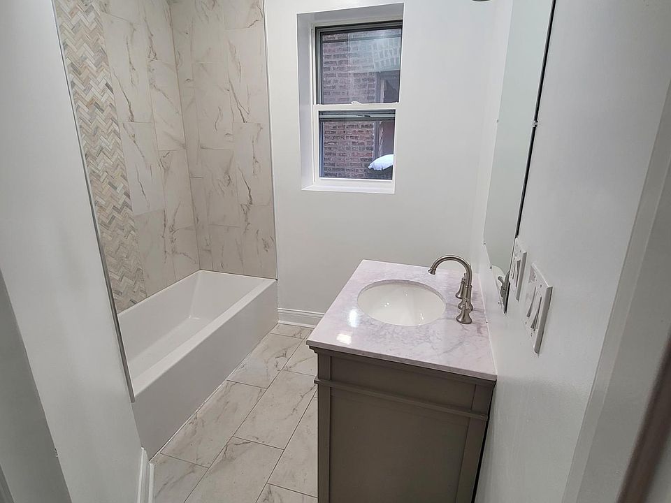 2nd image of 7724 S Essex Ave APT 2