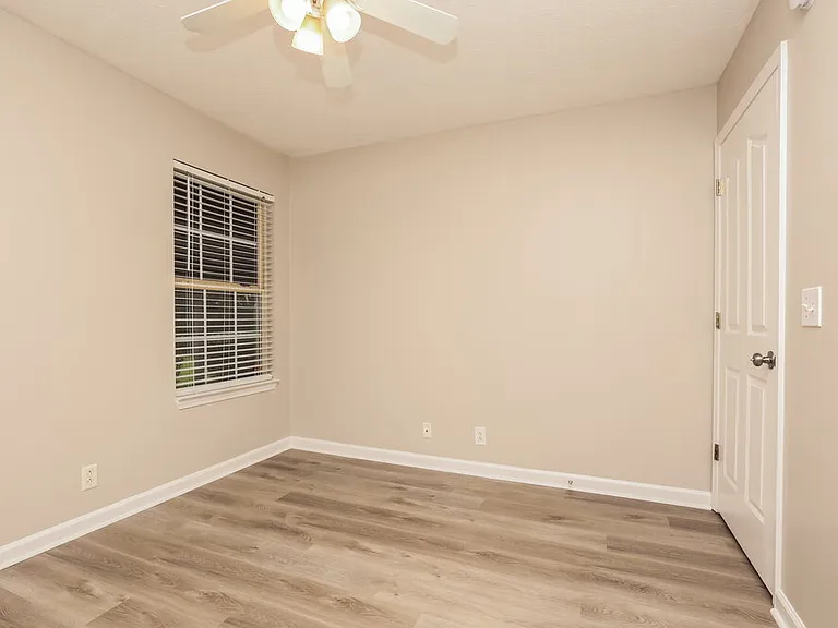 1280 Saint Andrews Dr — Photo 13