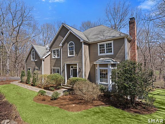 2nd image of 350 Chestnut Hill Road