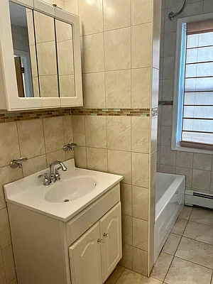 Rented by LDMI Realty Group LLC | media 17