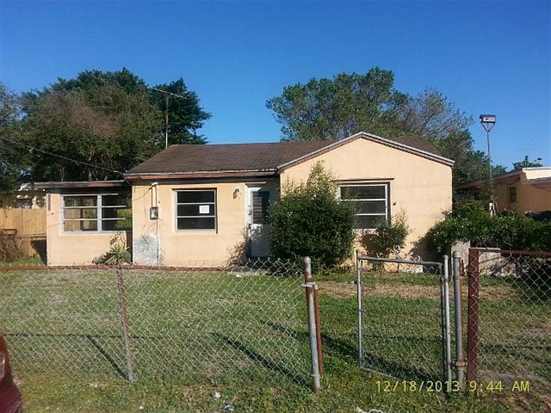 2nd image of 2131 NW 86th St