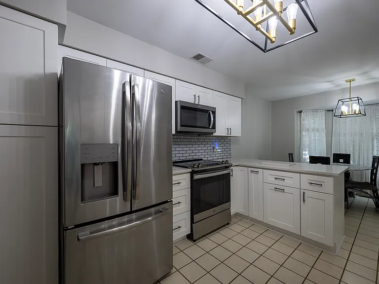 8031 Green Valley Ln — Photo 17