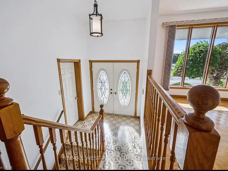 42 Azores Cres #MAIN — Photo 3