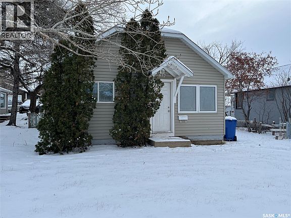 2nd image of 812 99th St