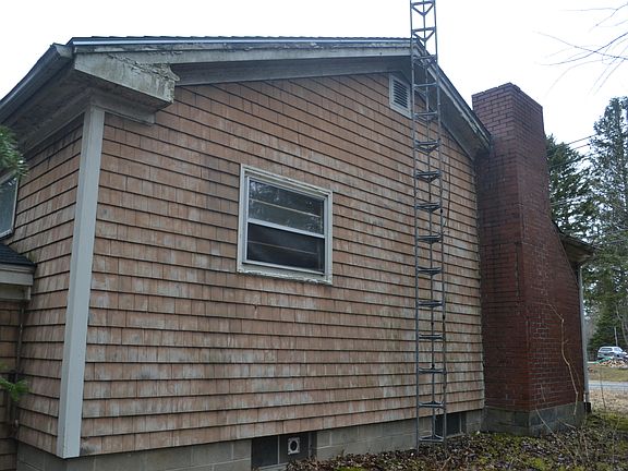 4th image of 135 Jacksonville Road