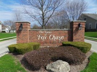 2016 Waverly Cir, St Charles, IL 60174