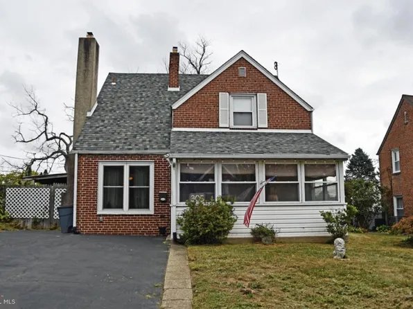 305 Edgemore Rd, Secane, PA 19018