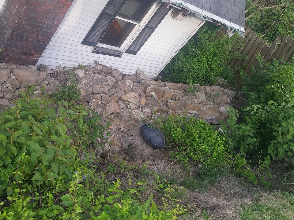 2nd image of 711 Lookout Ave