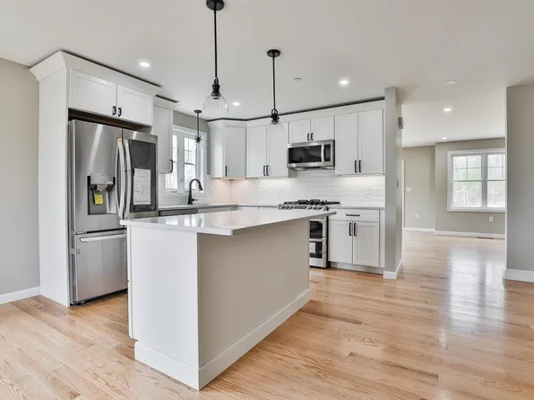 65 Centerwood Way, Manchester, NH 03102