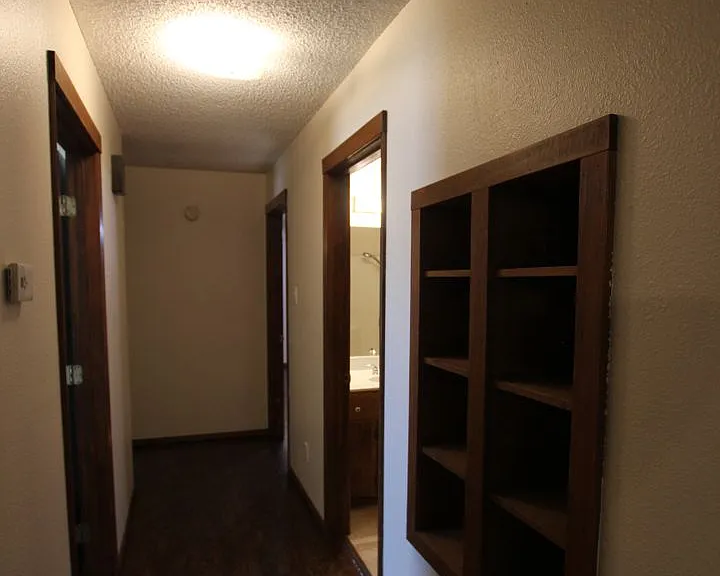 3211 S Donnybrook Ave — Photo 14