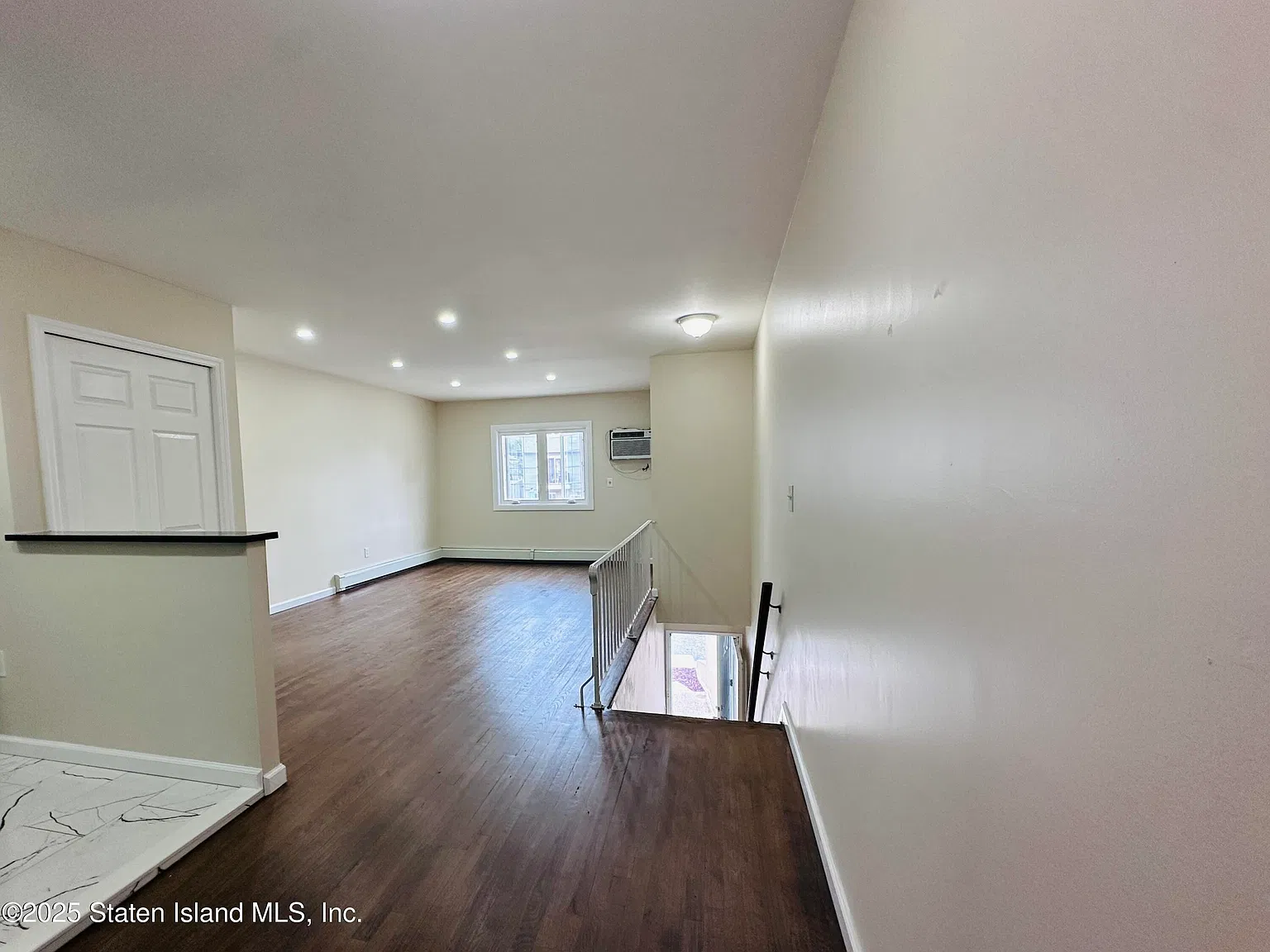 2 bed, 1.0 bath, 524 sqft, $2,300 — Photo 3