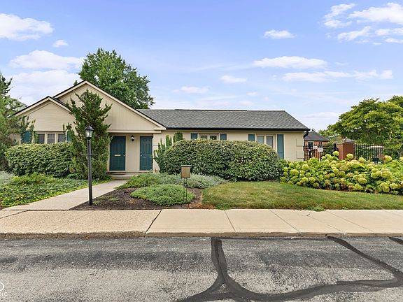 5th image of 8519 Canterbury Sq W #A