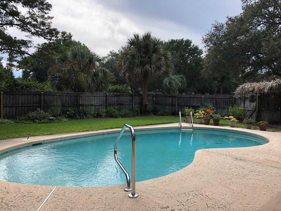 2nd image of 107 Indian Bayou Dr