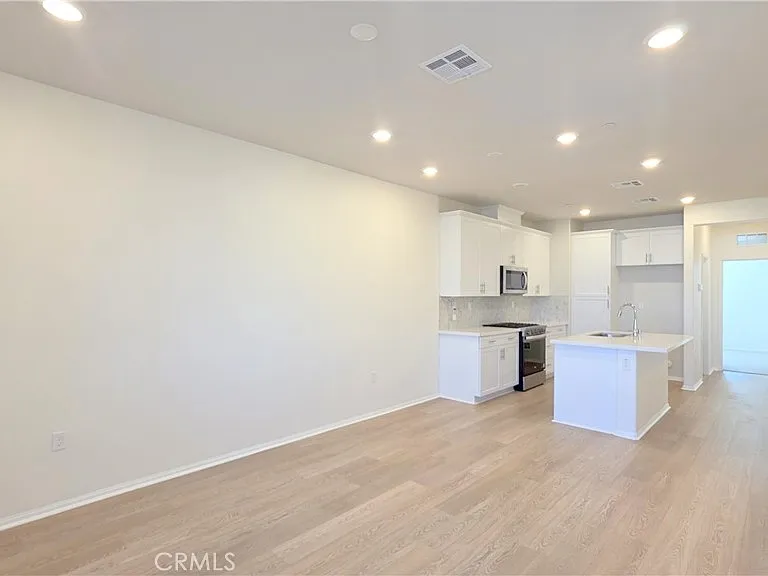 2728 Crozier Ct — Photo 2
