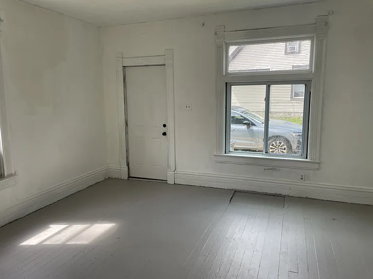 2431 Fox Ave — Photo 10