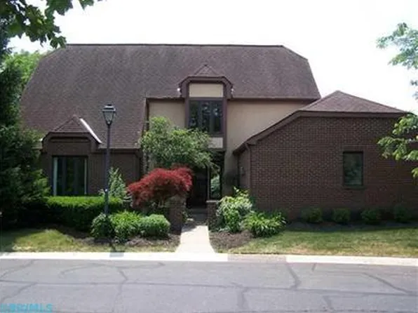 5765 Bastille Pl, Columbus, OH 43213