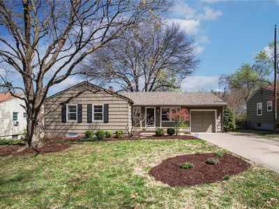 7749 Roe Ave, Prairie Village, KS, 66208