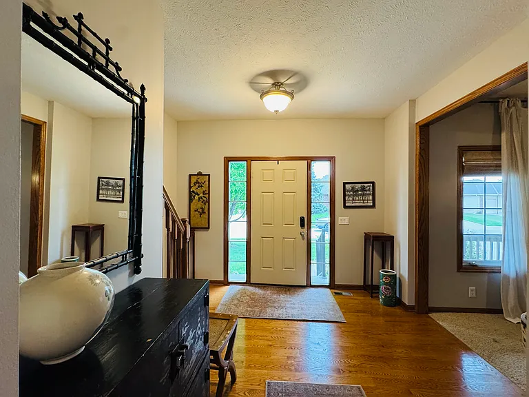 5535 N 153rd St — Photo 3