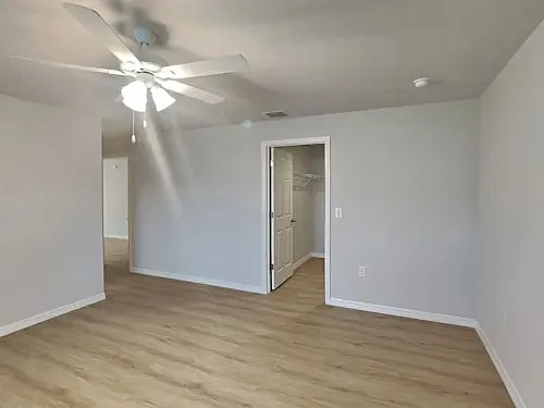 820 Vantage St SE — Photo 11