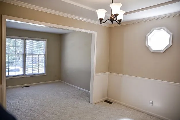 4 bed, 3.5 bath, 966 sqft, $2,100 — Photo 2