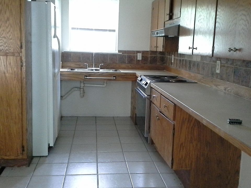 2nd image of 2524 Bay City Rd APT 6