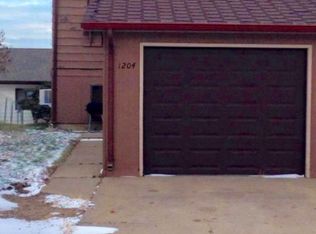 1204 E Ridge Ct, Williston, ND 58801