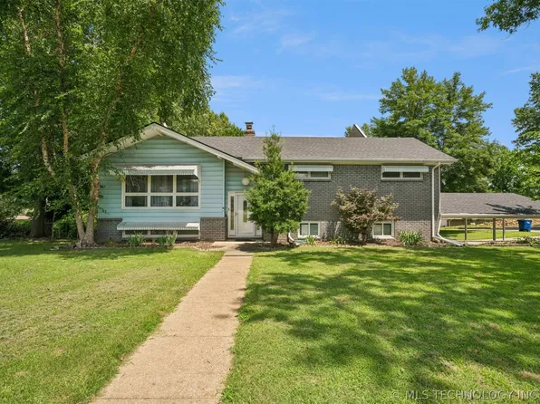 2325 J St SW, Miami, OK 74354