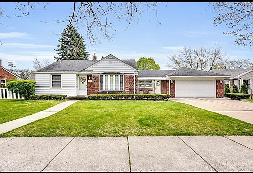 18925 Carlysle Ave Photo 1