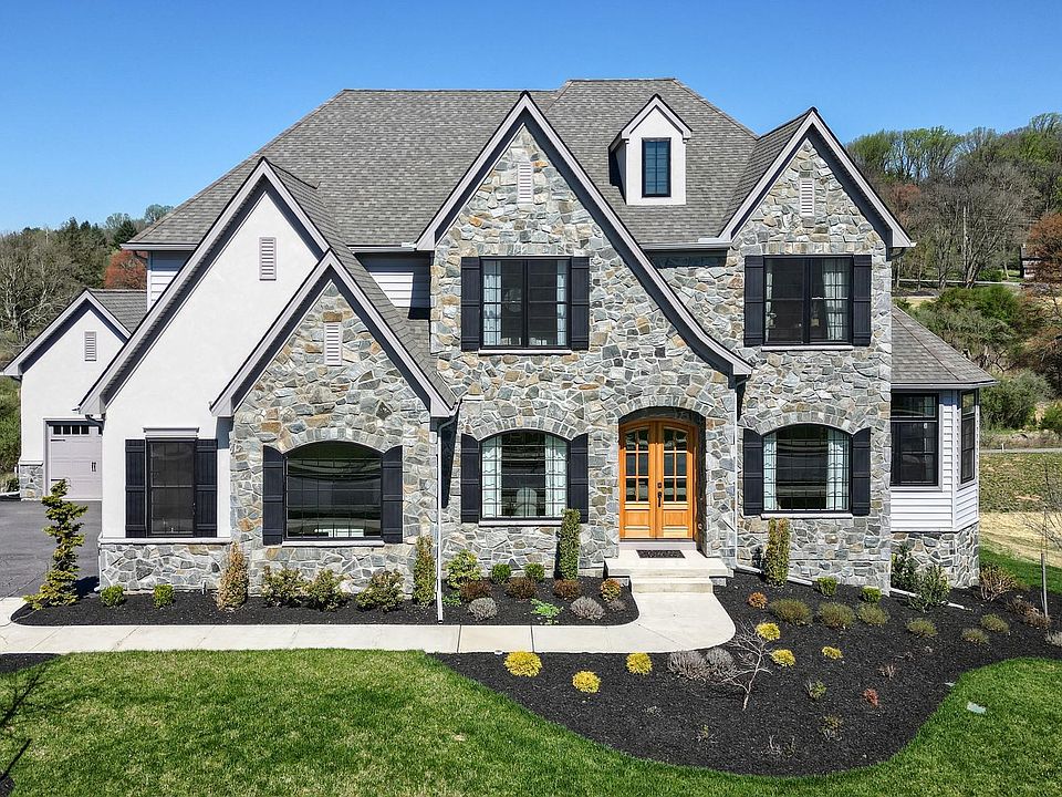 The Grove at Dauphin Oaks by Keystone Custom Homes in Harrisburg PA