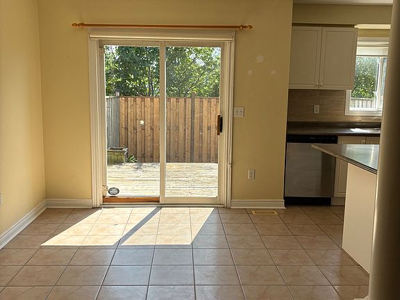 5th image of 2871 Darien Rd #17