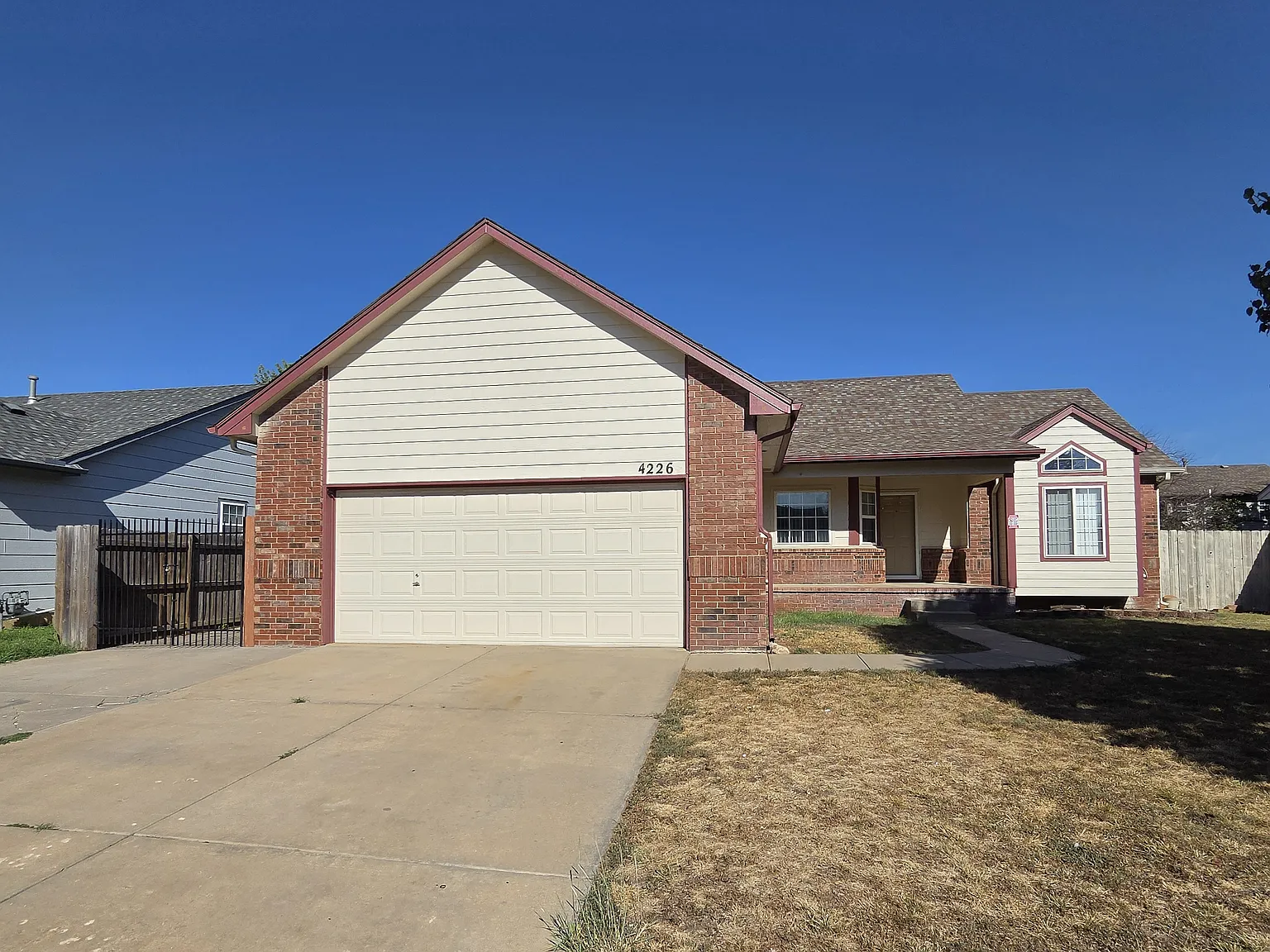 4 bed, 2348 sqft, $2,150 — Photo 1