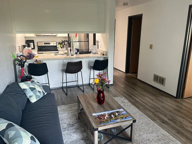 5616 15th Ave NE #401 — Photo 4