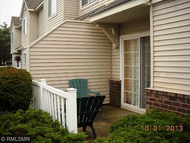 2 bed, 1.5 bath, 1234 sqft, $1,950 — Photo 2