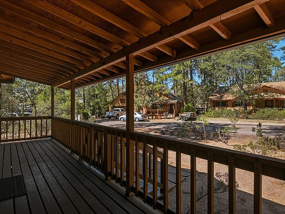 4th image of 809 N Ponderosa Cir