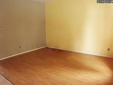 2nd image of 36766 S Lake Shore Blvd