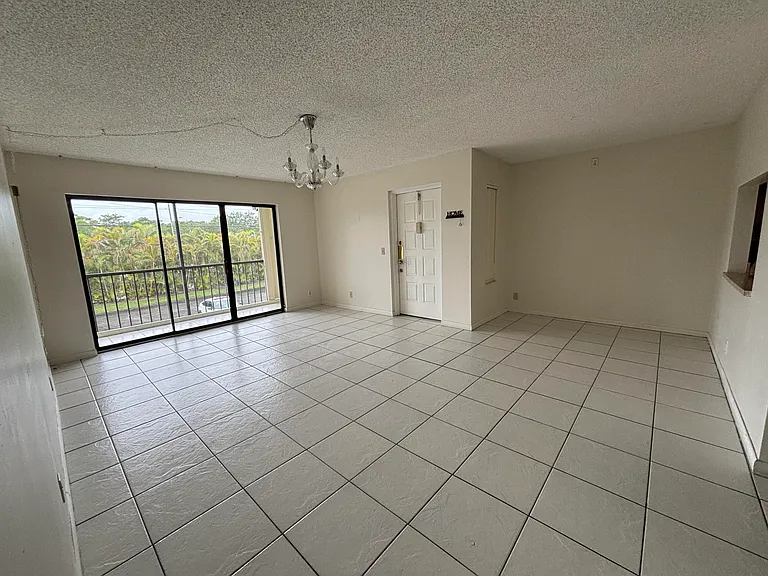 724 Sunny Pine Way #D2 — Photo 4