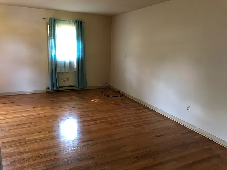 4092B Main St — Photo 2
