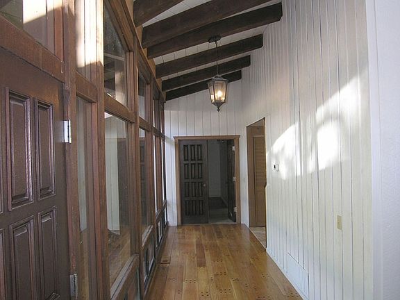 Hall to south bedrooms