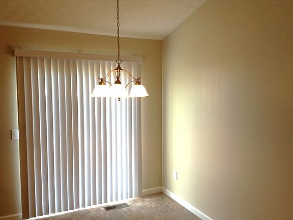 4th image of 34 Eastridge Dr