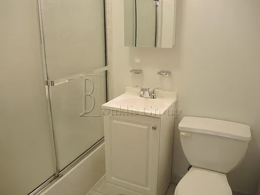 Rented by Bouklis Group | media 17