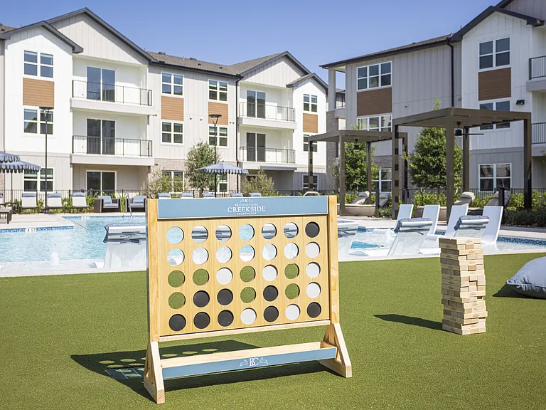 Broadstone Creekside apartments community photo